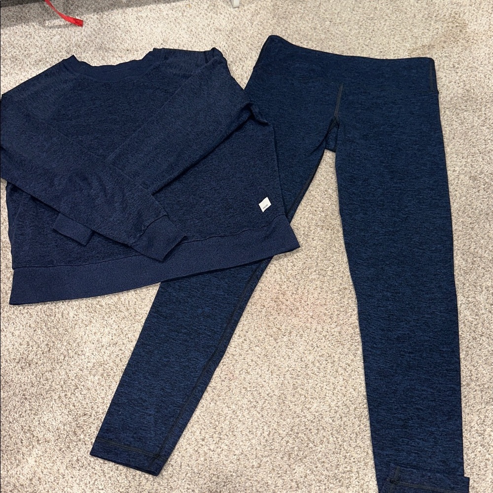 Vuori Elevation Performance Legging  Navy/black Women's halo crew set EUC small